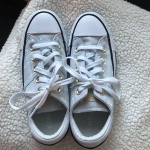 cute grey polka dot converse with gold details